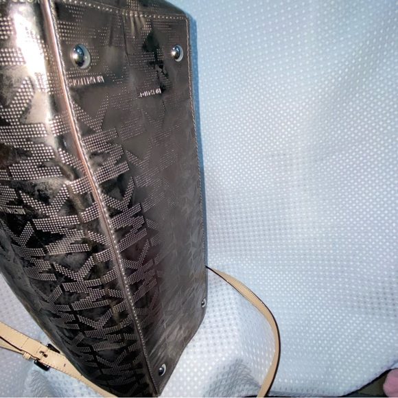 NEW💎Michael Kors Cindy Patent Leather Dome Satchel Shoulder Bag - Picture 6 of 8